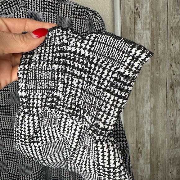 Forever 21 Monochrome Houndstooth Blouse (Small) - Picture 5 of 5